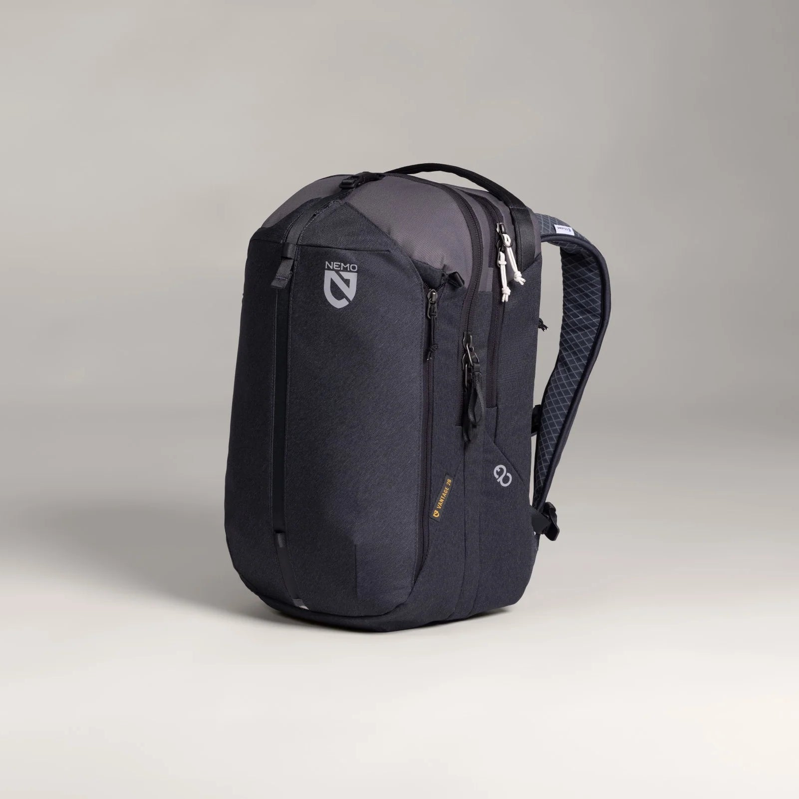 Vantage™ 26L Endless Promise® Day Travel Backpack