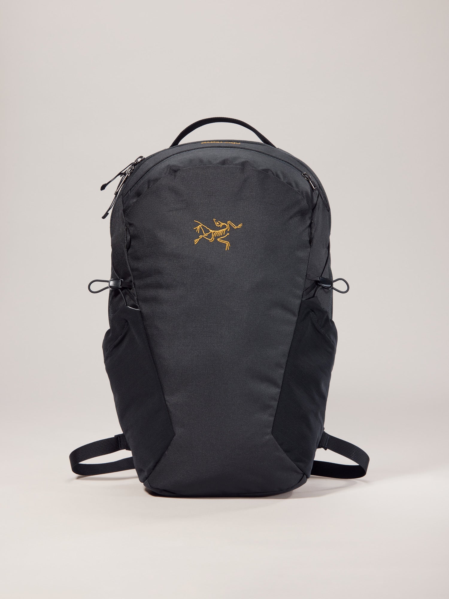 ARC’TERYX Mantis16 Black新品未使用品　タグ付き Arc'Teryx - Mantis 16 Backpack - X000006136 – The Outfitters