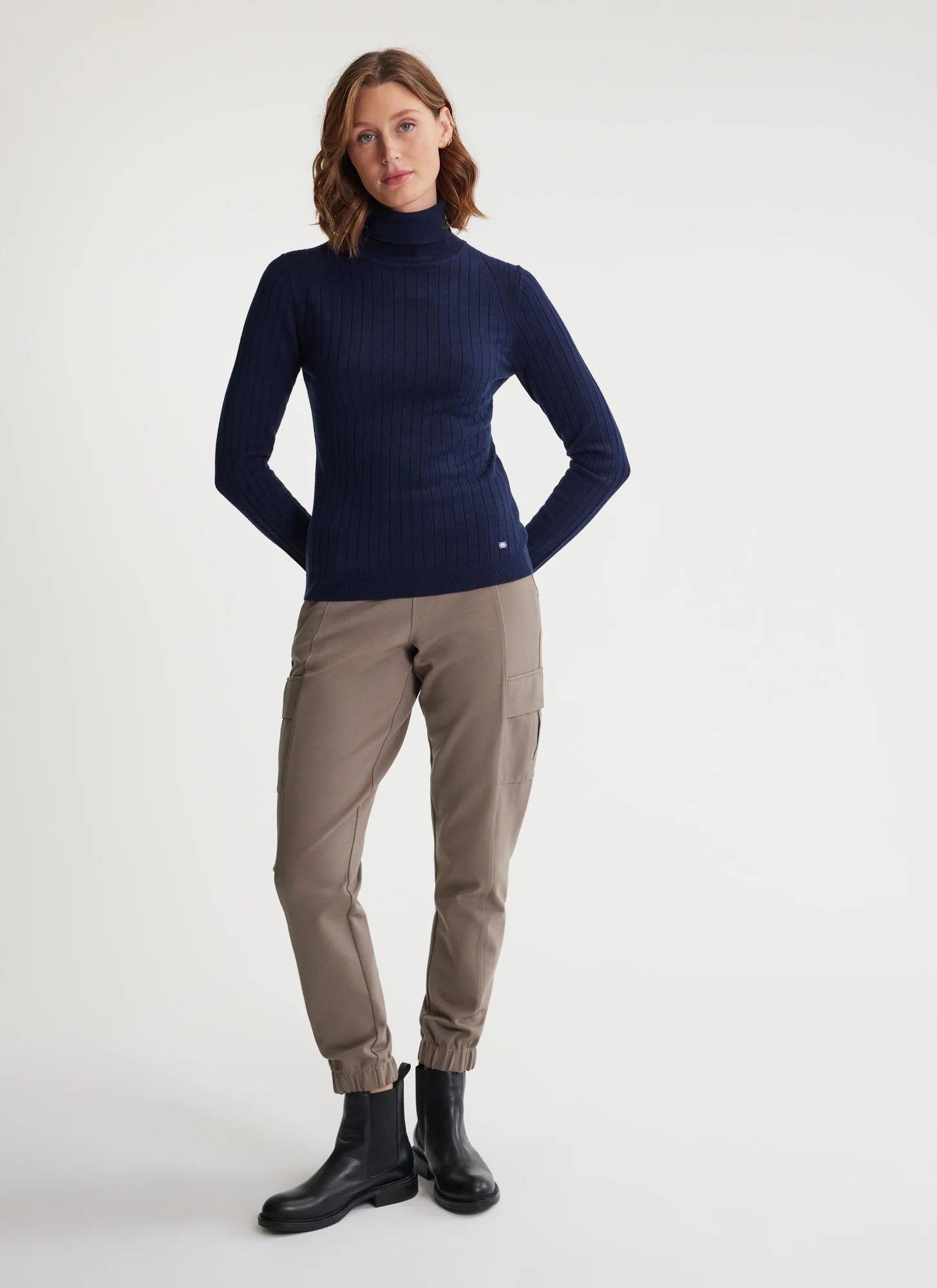 Isla Light Turtle Neck Sweater (Women's)