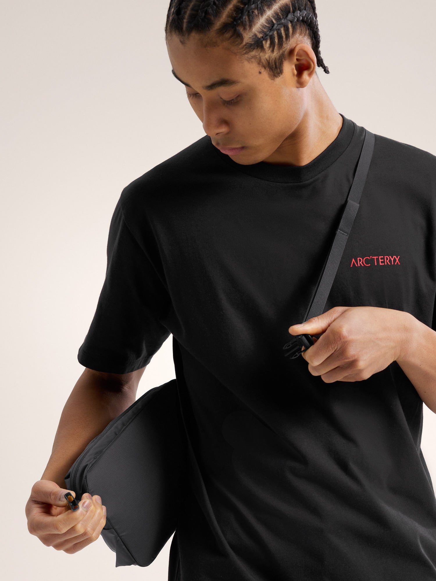 新品 ARC’TERYX Heliad Crossbody black Arc'teryx Heliad 6 Crossbody Bag