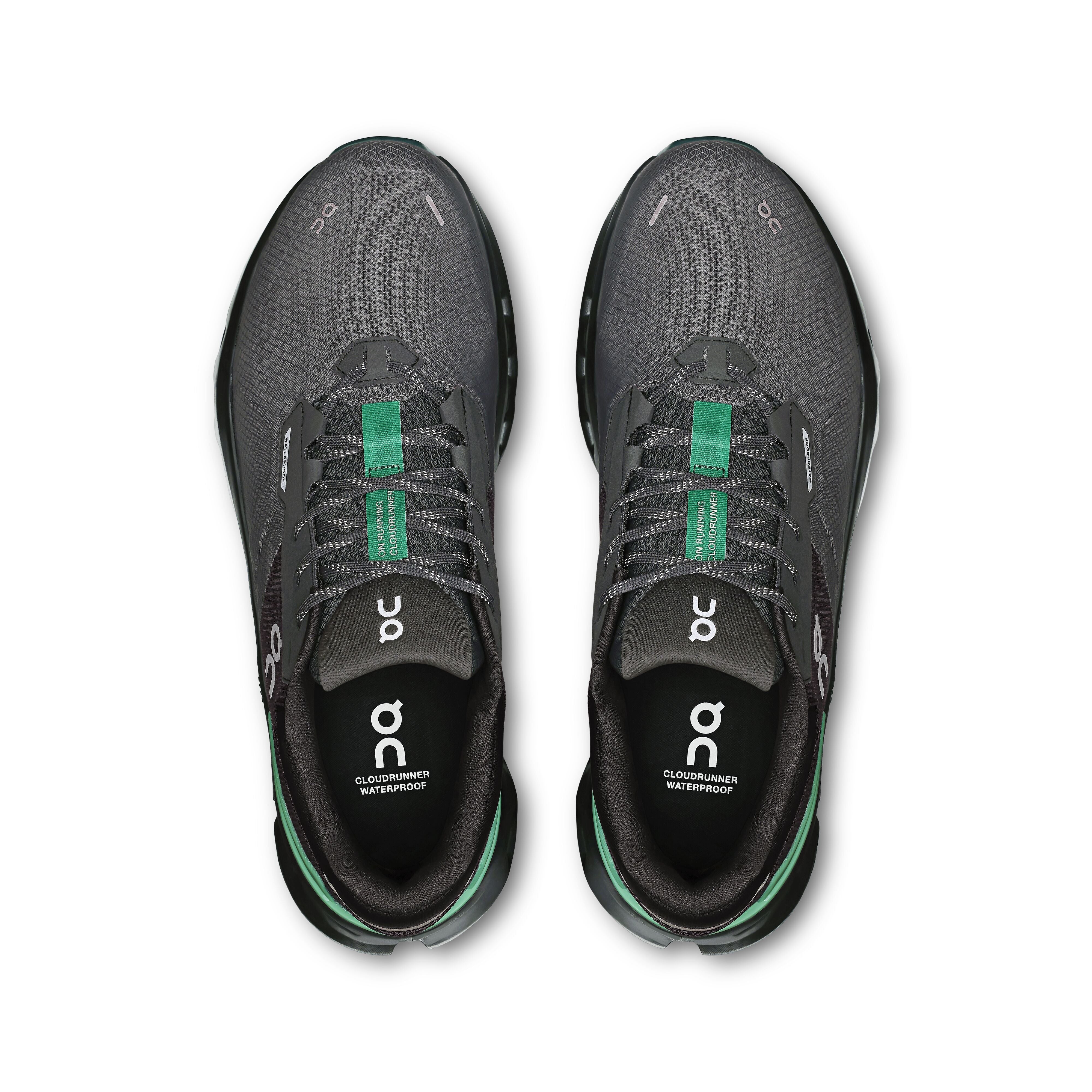 オン　ON Cloudrunner Waterproof ランニング24 美品 On（オン） On Cloudrunner 2 Waterproof クラウドランナー 2